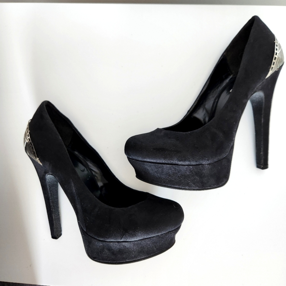 CALL IT SPRING Black pump edgy Size 7